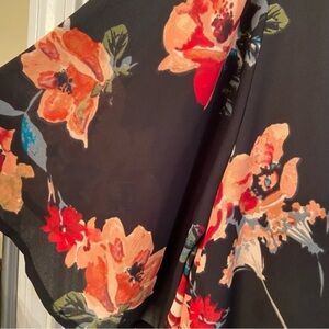 Everly Floral‎ Bell Sleeve Shift Dress Size M